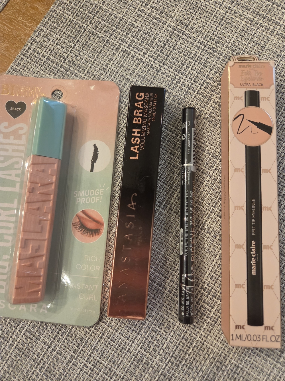Anastasia Lash Brag Volumizing Mascara - Black With 2 Eye Liners And 1 Mascara